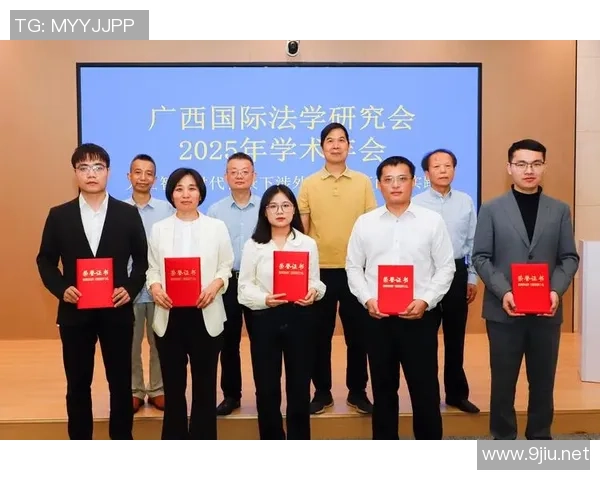 亚自由与天主大学的对决:教育理念与学术成就的深度探讨 亚自由与天主大学的对决:教育理念与学术成就的深度探讨