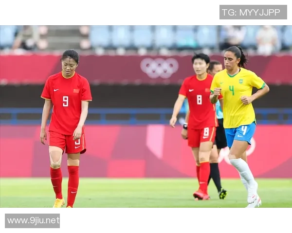 中国女足迎战香港女足势均力敌的较量引发球迷热议与期待