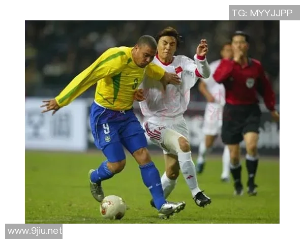 回顾2002年国足与巴西经典对决精彩瞬间与历史意义分析 回顾2002年国足与巴西经典对决精彩瞬间与历史意义分析